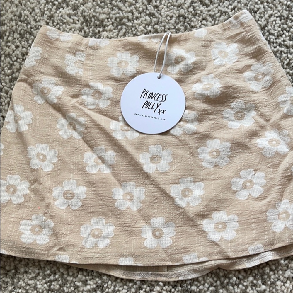 Princess Polly MINI skirt tan with white flowers